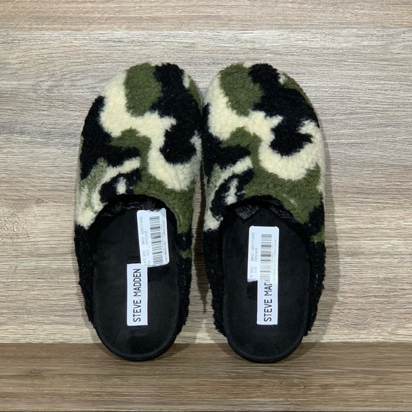 Steve Madden Vessel Camo Print Faux Fur Slippers - Picture 4 of 8